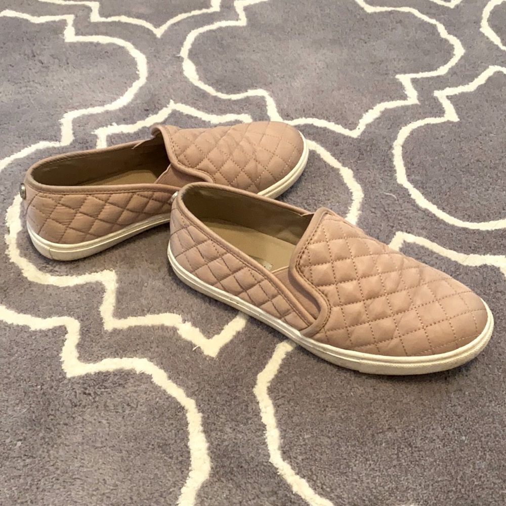 Steve Madden quilted slip on sneakers size 8